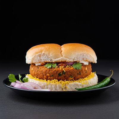 Aloo Tikki Vada Pav
